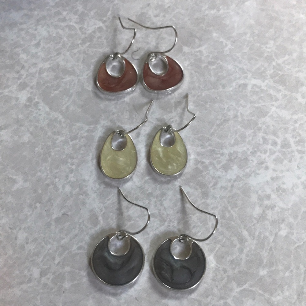 2/$10‼️Lot of 3 Earrings